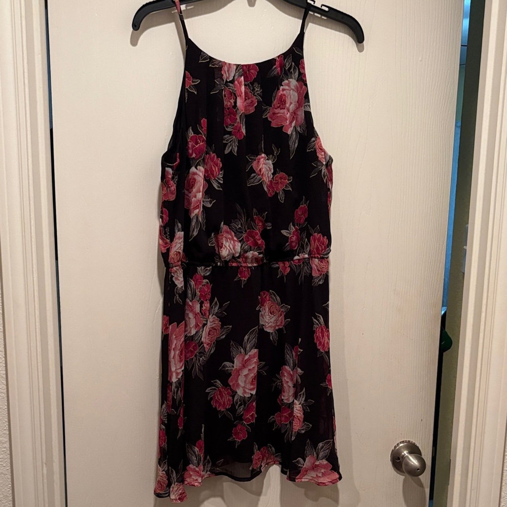 Elegant Floral Mini Dress in Black and Pink